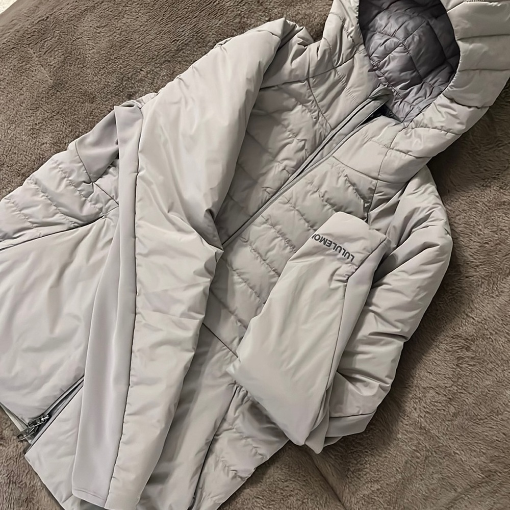 lululemon jacket, brand new but without tags